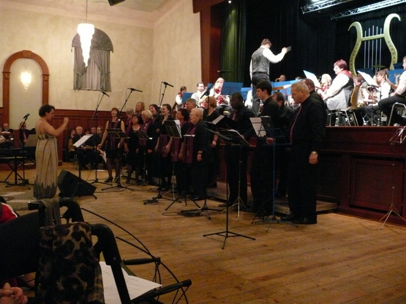 05.11.2011: Blech trifft Stimme  4. Konzert mit dem Blasmusikverein